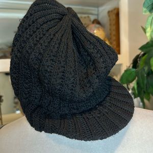 🆕NWT Uni-Sex Winter Collection XO Black Knit News Boy Cap, Adult